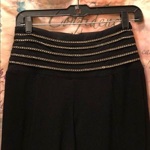 BeBe Chain awaits Leggings